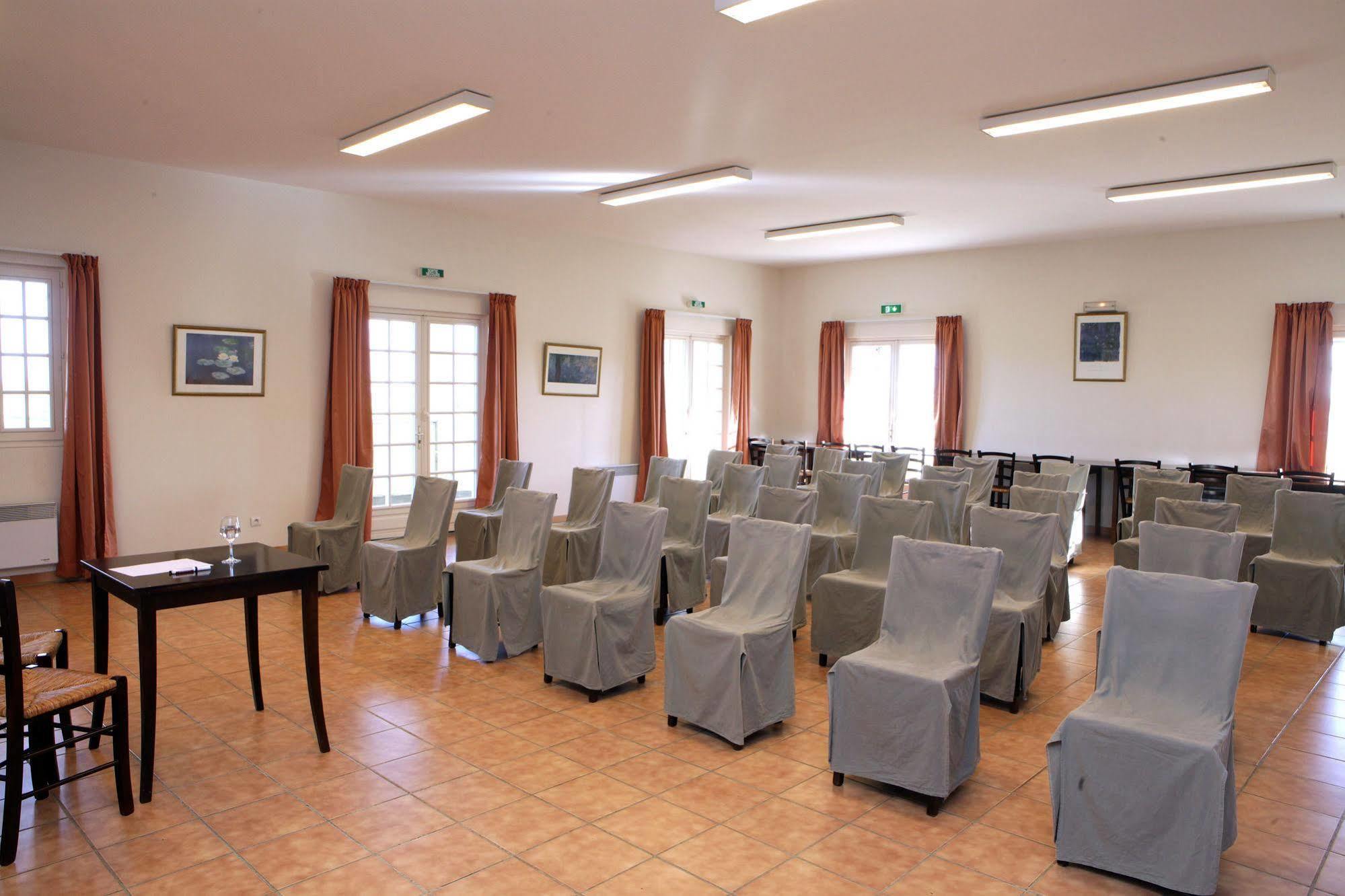 Logis Hotel Les Nympheas Chaufour-lès-Bonnières Dış mekan fotoğraf