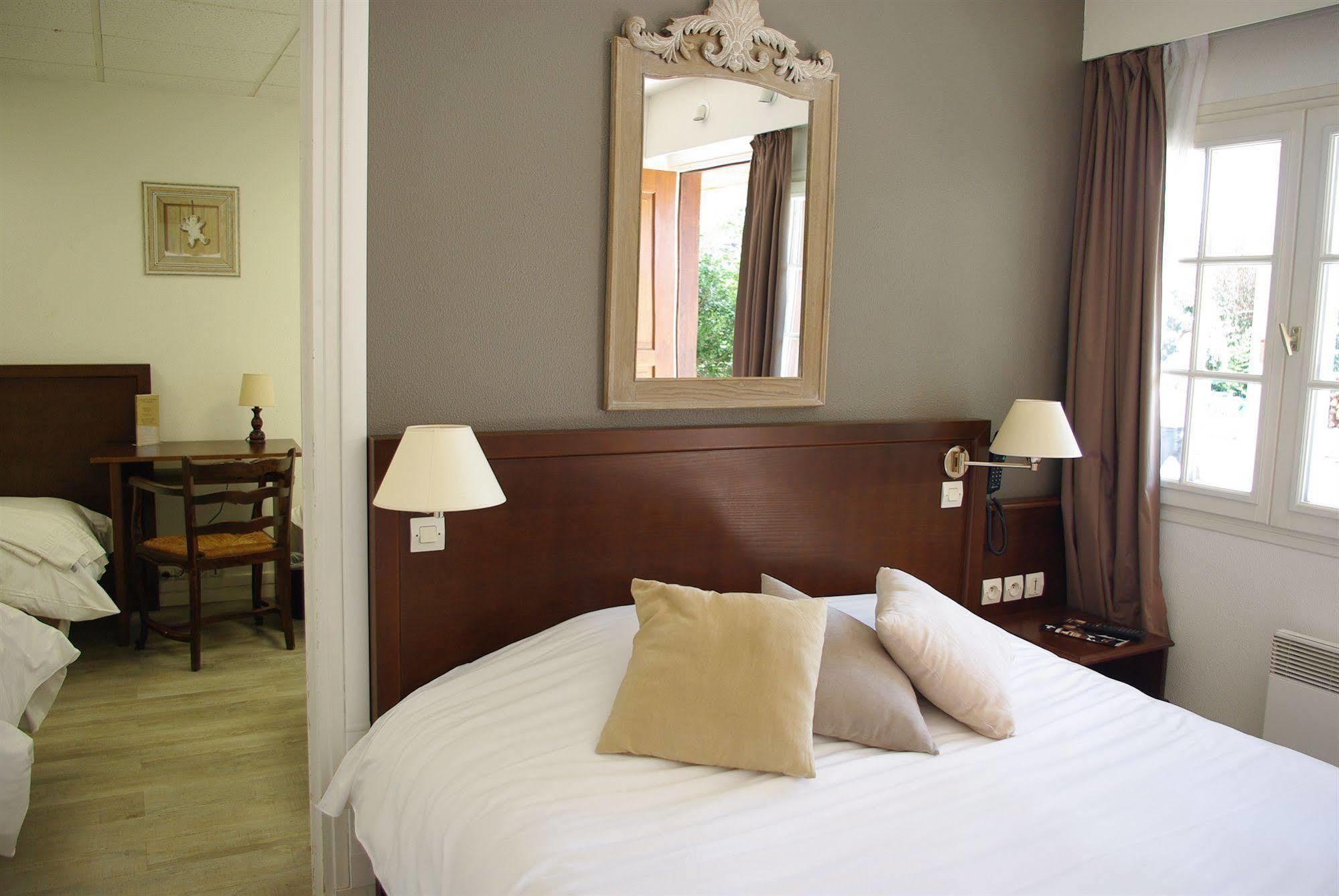 Logis Hotel Les Nympheas Chaufour-lès-Bonnières Dış mekan fotoğraf